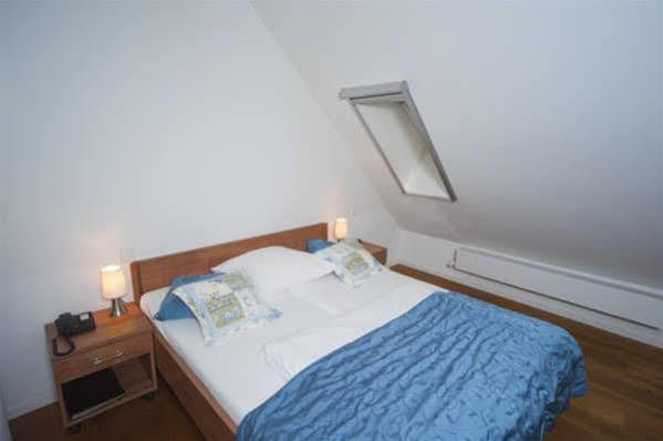 Hotel Zum Hofmaler Potsdam Bagian luar foto